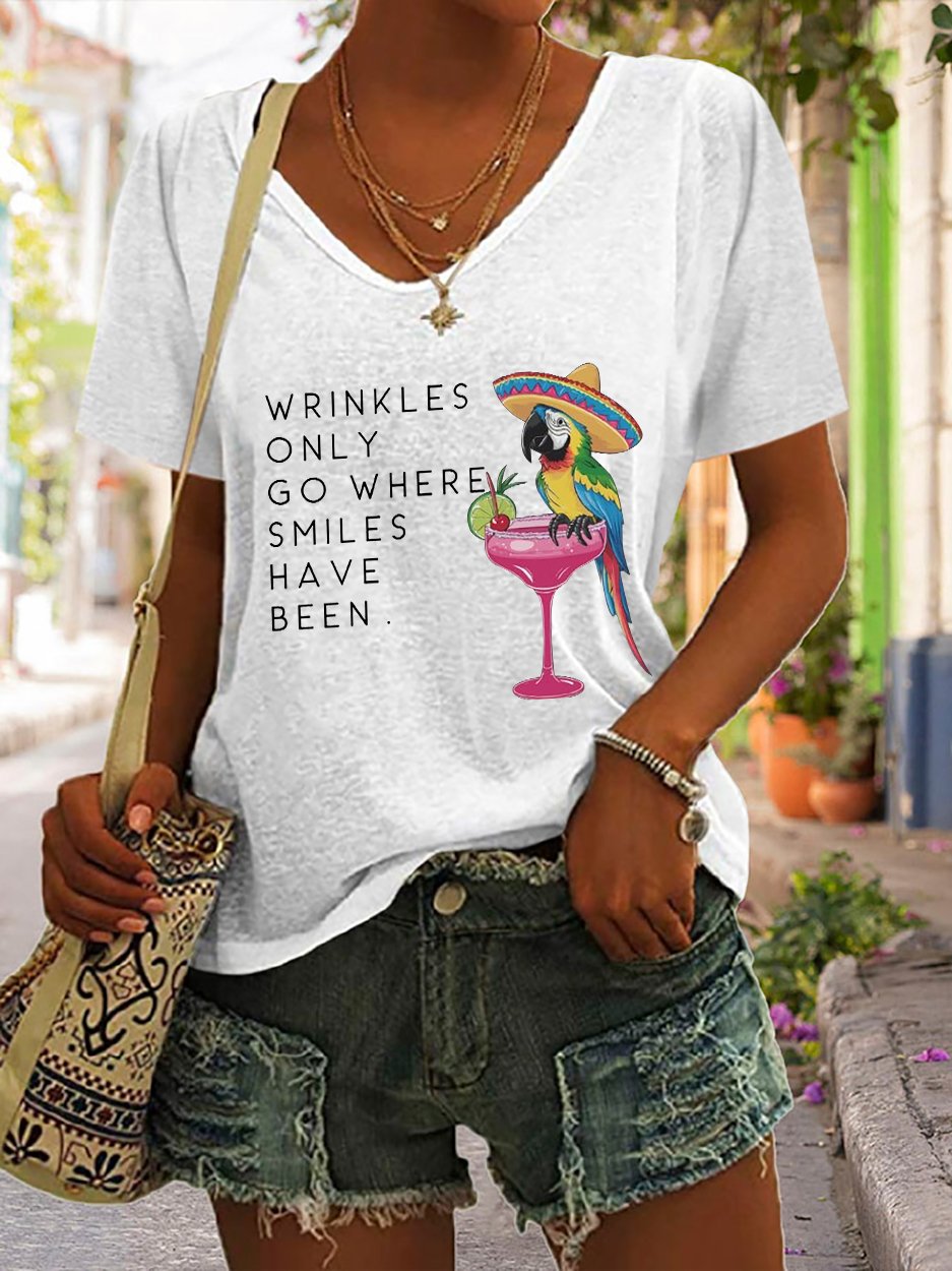 V-Neck Retro Wrinkles Only Go Where Smiles Have Been Print T-Shirt