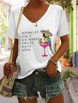 V-Neck Retro Wrinkles Only Go Where Smiles Have Been Print T-Shirt