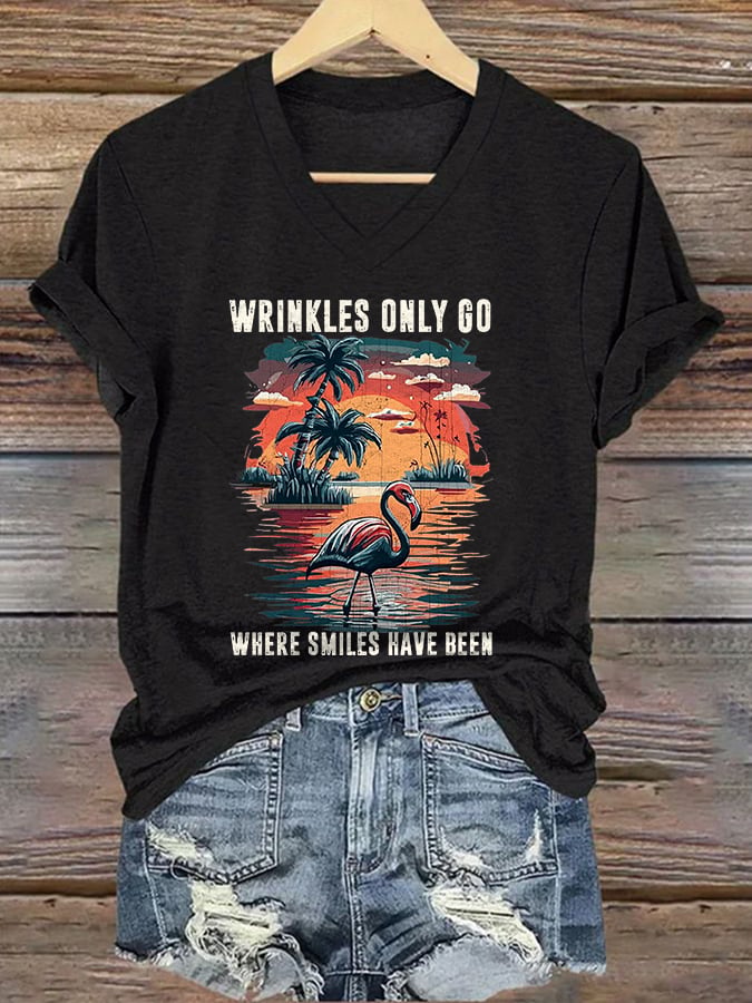 V-Neck Retro Flamingos And Palm Trees Wrinkles Only Go Where Smiles Have Been Print T-Shirt