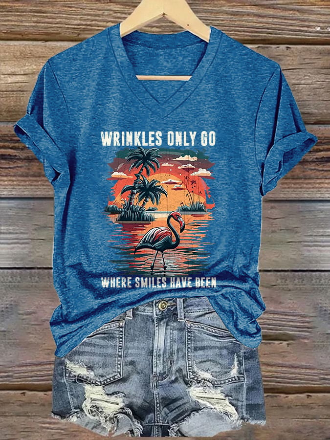 V-Neck Retro Flamingos And Palm Trees Wrinkles Only Go Where Smiles Have Been Print T-Shirt