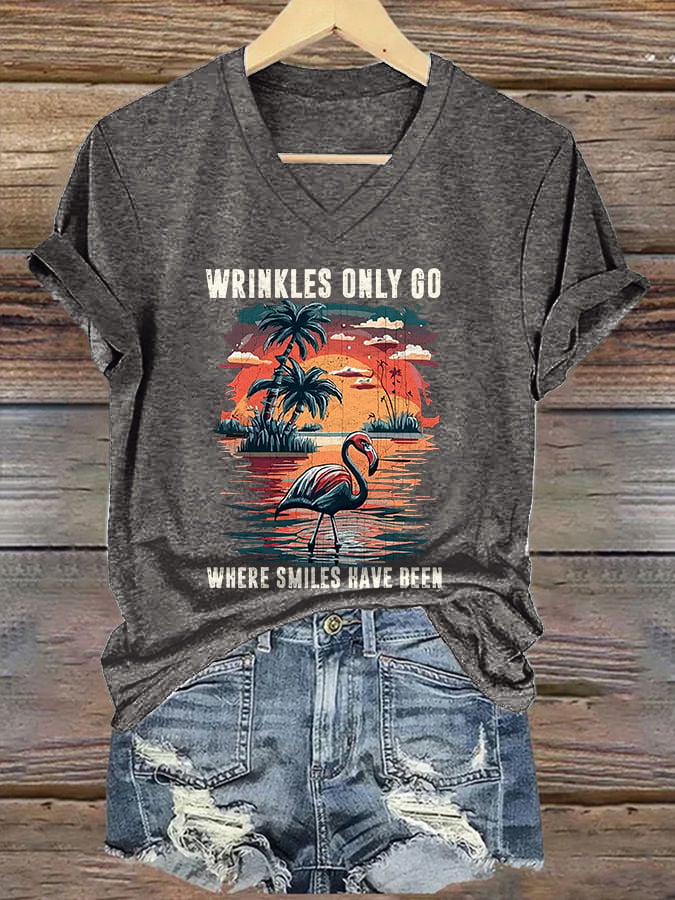 V-Neck Retro Flamingos And Palm Trees Wrinkles Only Go Where Smiles Have Been Print T-Shirt